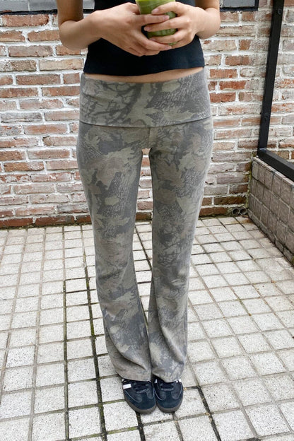 Brandy Melville Popular | Priscilla Camouflage Pants