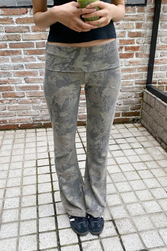 Brandy Melville Popular | Priscilla Camouflage Pants