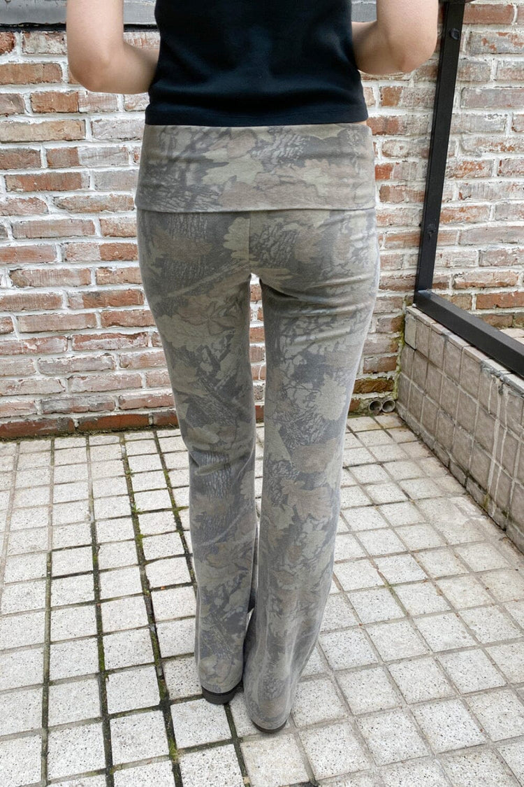 Brandy Melville Popular | Priscilla Camouflage Pants