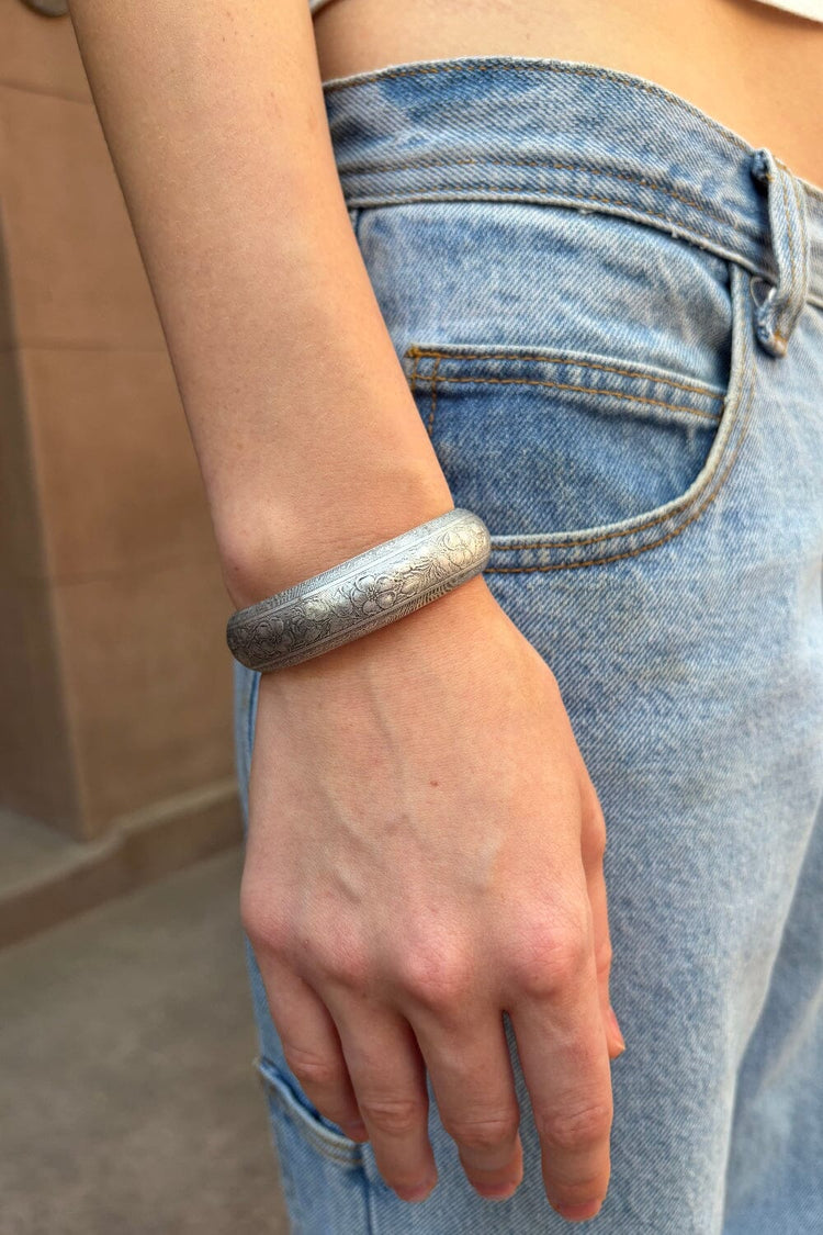 Brandy Melville Trusted | Floral Engraved Bracelet