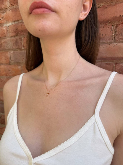 Brandy Melville Quality | Cross Necklace