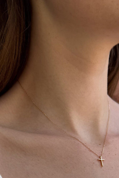 Brandy Melville Quality | Cross Necklace
