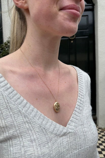 Brandy Melville Latest | Gold Locket Necklace