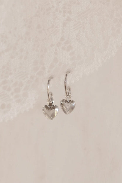 Brandy Melville Essential | Heart Charm Earrings