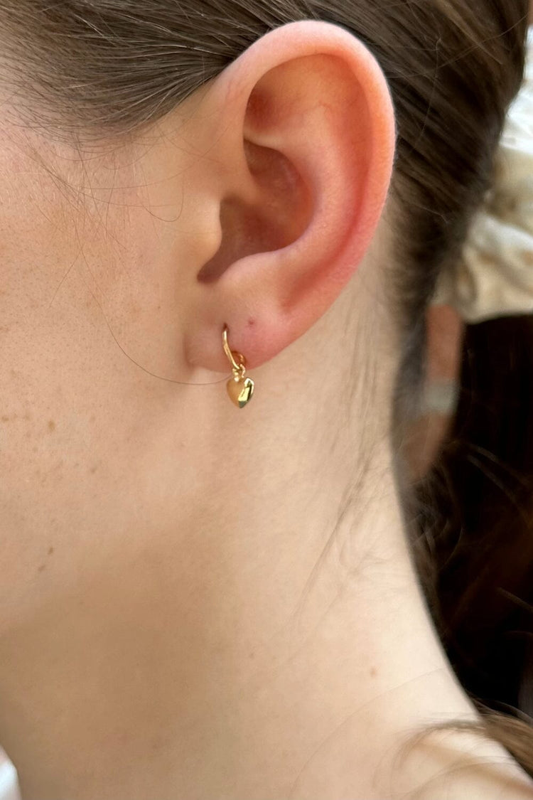 Brandy Melville Essential | Heart Charm Earrings