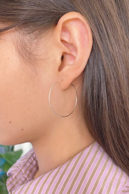 Brandy Melville Signature | Thin Hoop Earrings