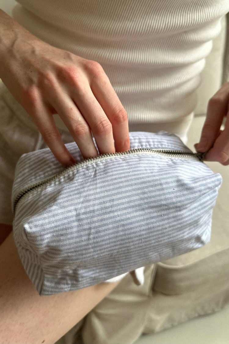 Brandy Melville Great Value | Striped Makeup Bag