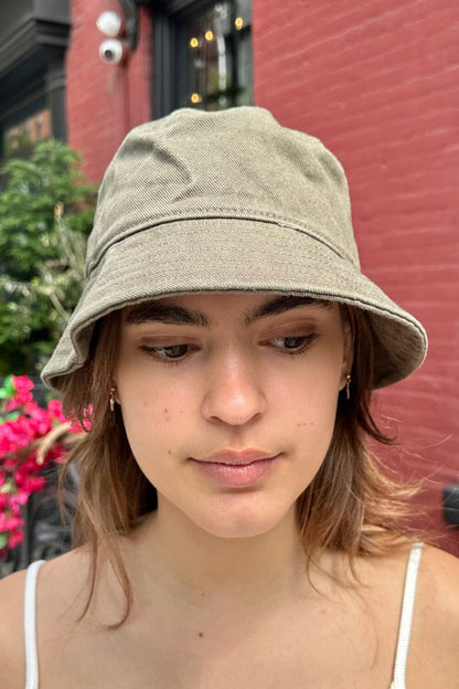 Brandy Melville Essential | Bucket Hat