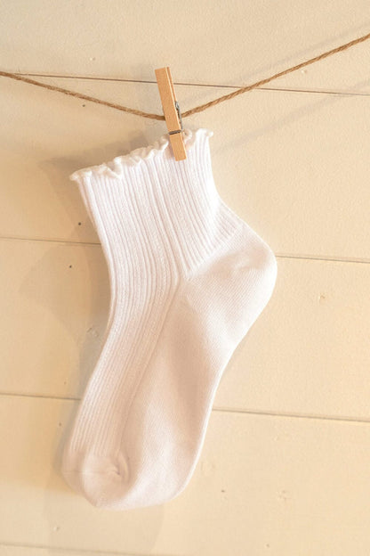 Brandy Melville Recommended | Ruffle Ribbed Socks