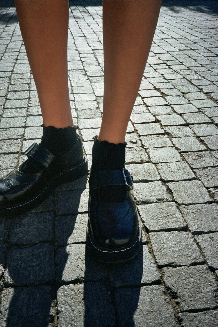 Brandy Melville Recommended | Ruffle Ribbed Socks