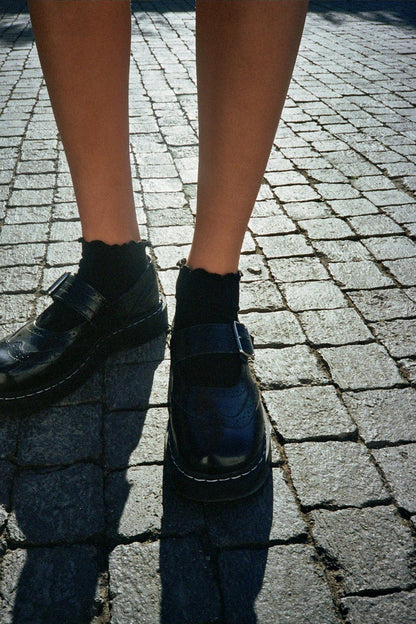 Brandy Melville Recommended | Ruffle Ribbed Socks