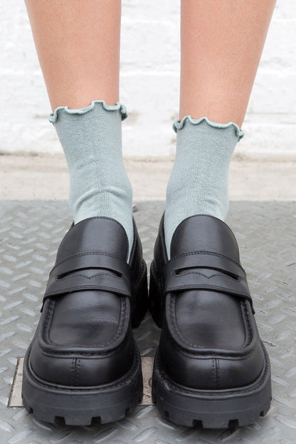 Brandy Melville Featured | Ruffle Socks